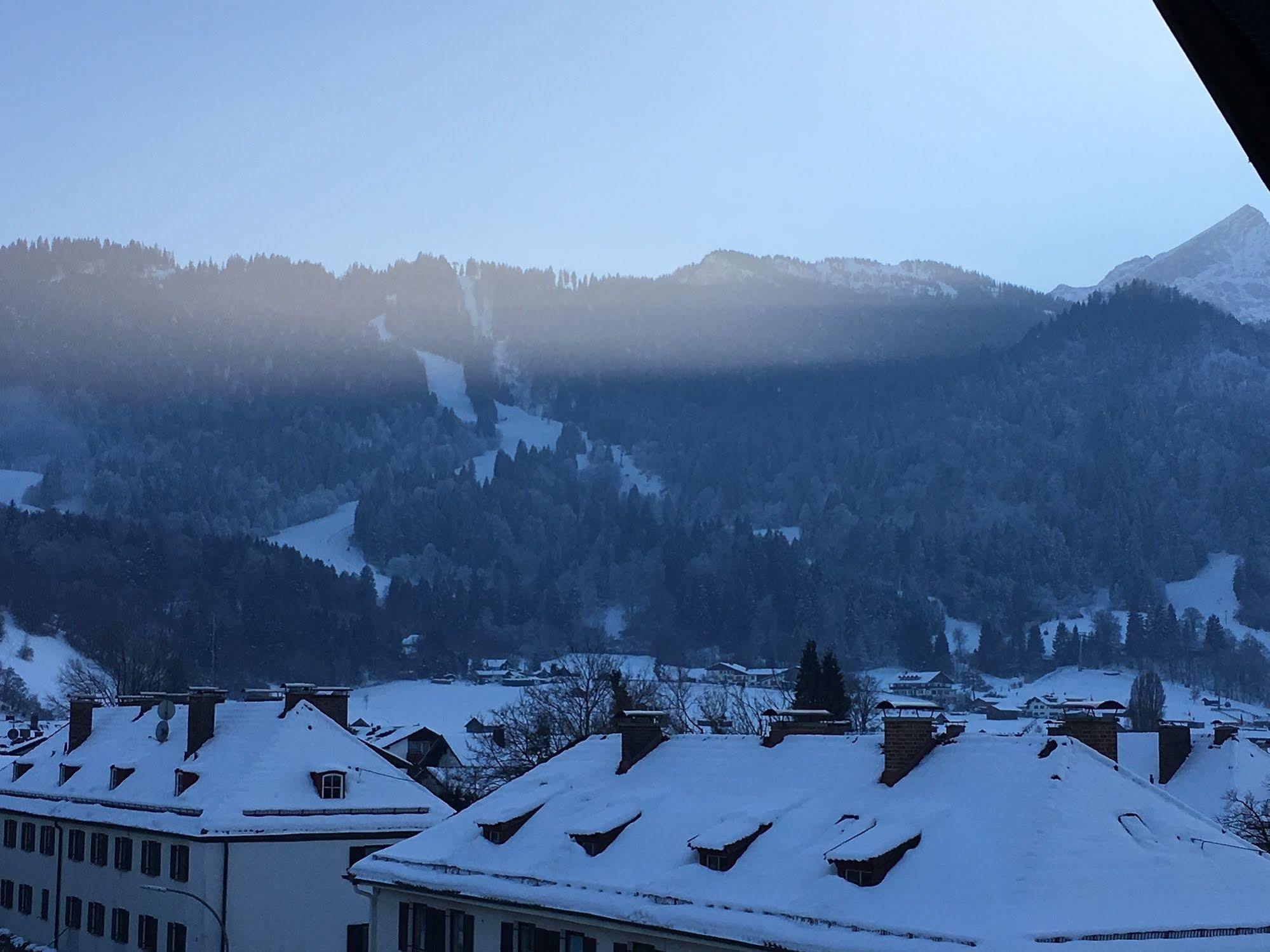 Hotel garni Alpengruss Garmisch-Partenkirchen Exteriör bild